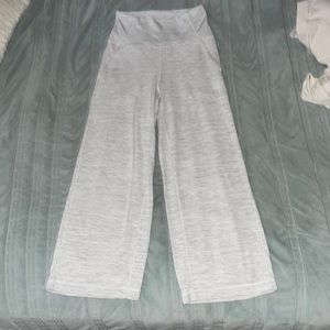Lululemon flowy joggers!! Size 4